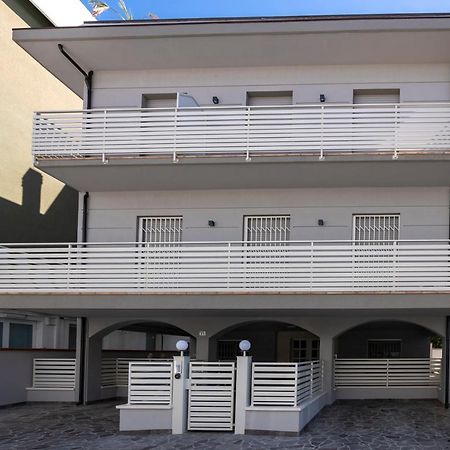 Appartement Casa Plauto Attico Senza Cucina Without Kichen à Bellaria-Igea Marina Extérieur photo